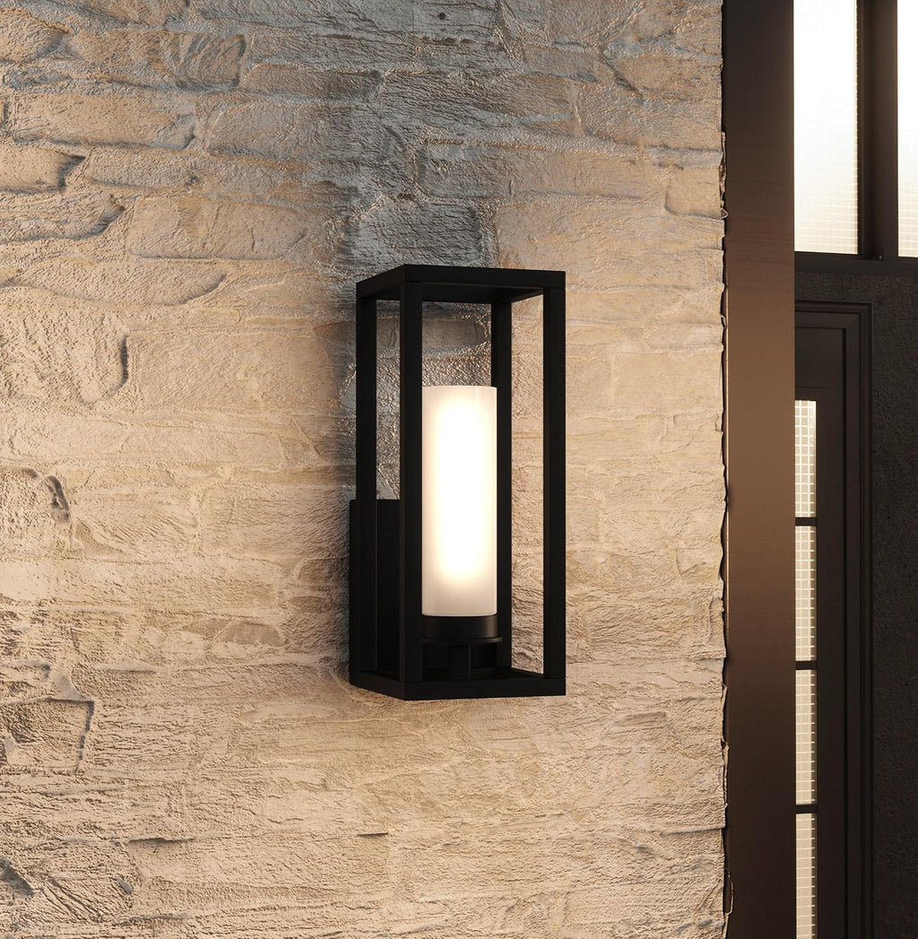 Black Single Outdoor Wall Lamp